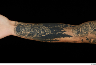 Claudio forearm nude tattoo 0003.jpg